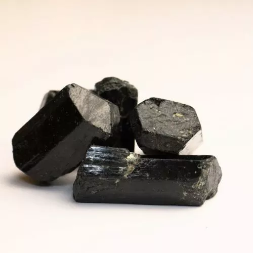 سنگ تورمالین سیاه