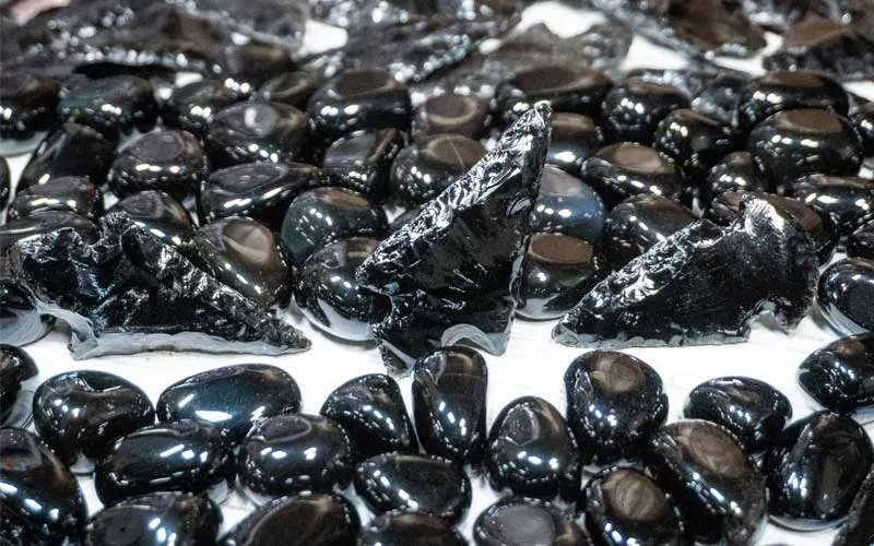 خواص سنگ ابسیدین 1 خواص سنگ ابسیدین