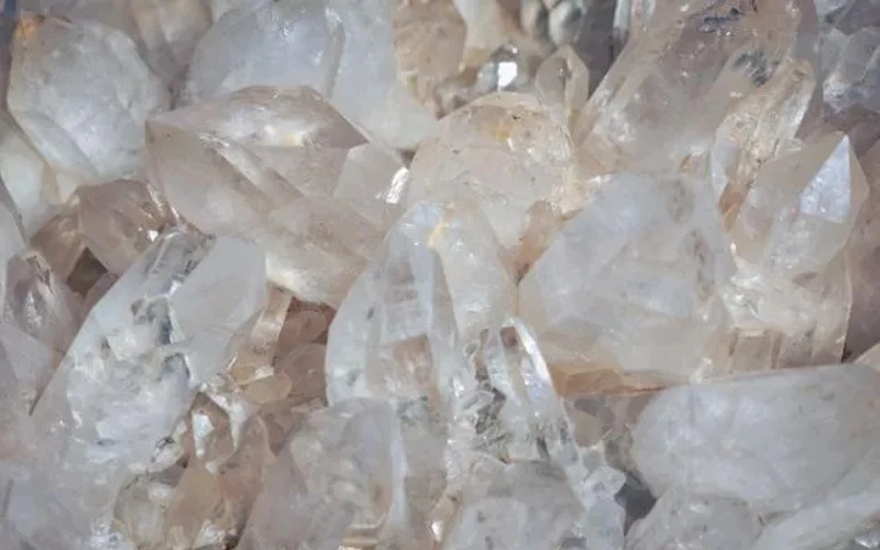 سنگ کوارتز چیست