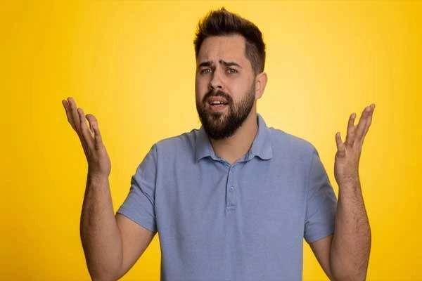1373