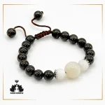 خرید دستبند قدرتمند ترکیبی مون استون و گارنت با خرج کار نقره