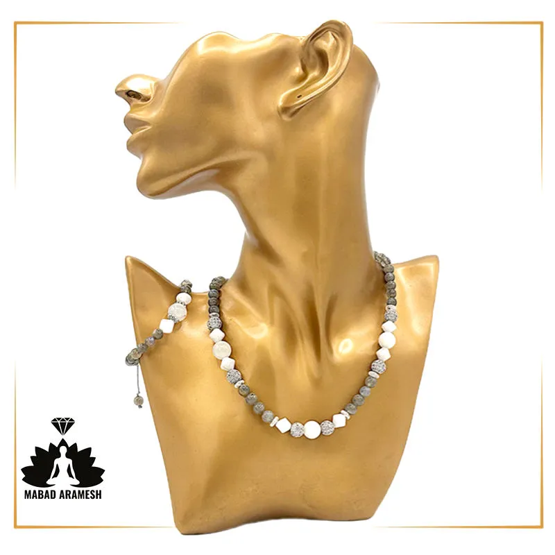 گردنبند قدرتمند لابرادوریت، موناستون، خرجکار نقره و سواروفسکی گردنبند قدرتمند لابرادوریت، موناستون، خرجکار نقره و سواروفسکی