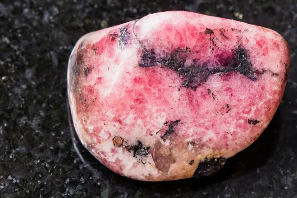 خواص معنوی و متافیزیکی رودونیت